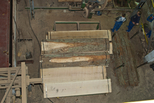 Процес очищення деревини від кори