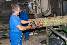 Етап корування на заводі Єврошпон