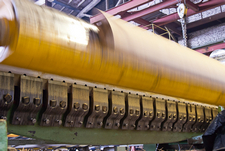 Зрізання листів натурального шпону