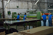 Верстат для обрізки шпону